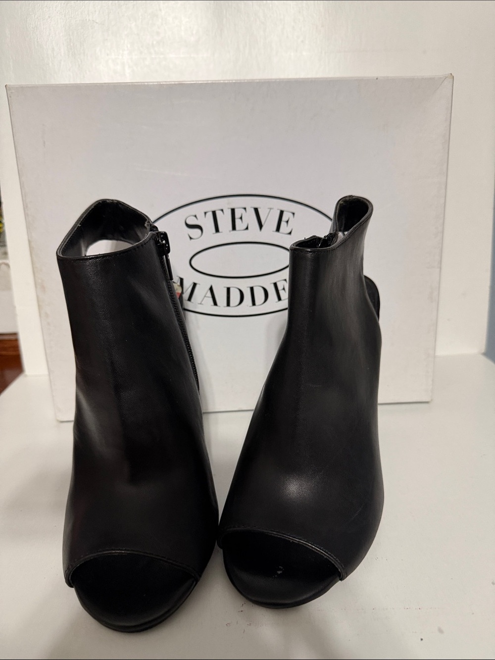Steve Madden Black Leather Peep-Toe Ankle Mules